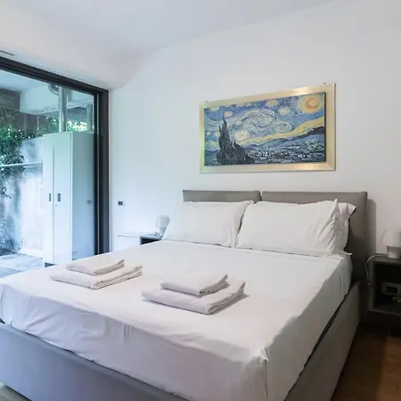 Italianway - Traiano 33 C * Mediolan