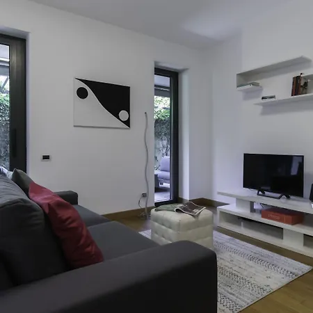 Italianway - Traiano 33 C * Milán
